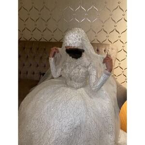 Wedding Dress & Headpiece Size 2/4